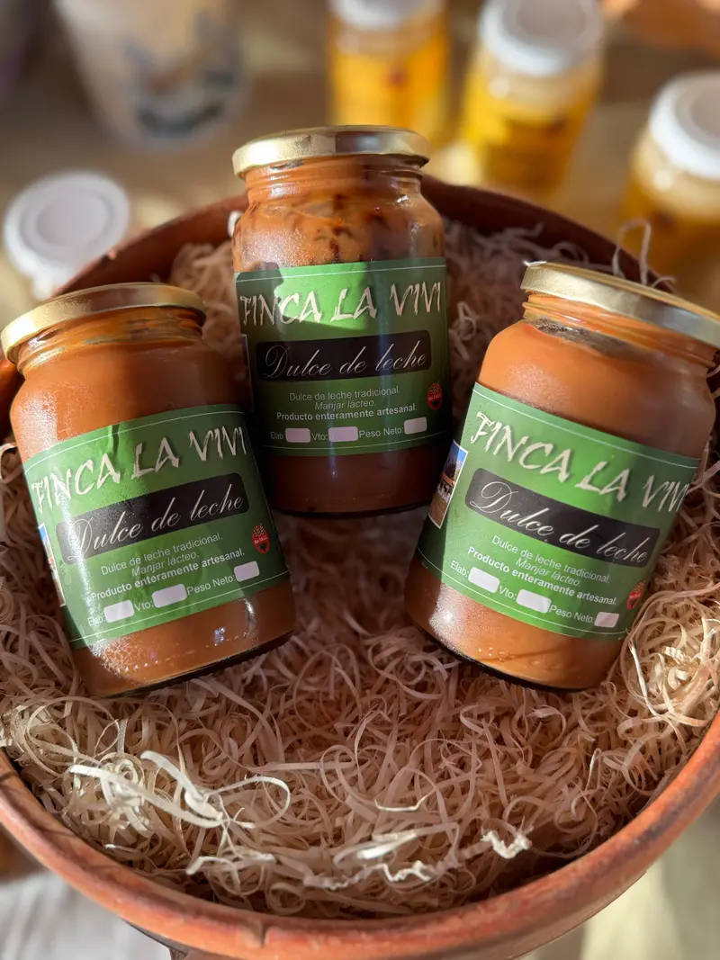 Frascos de dulce de leche artesanal Finca La Vivi